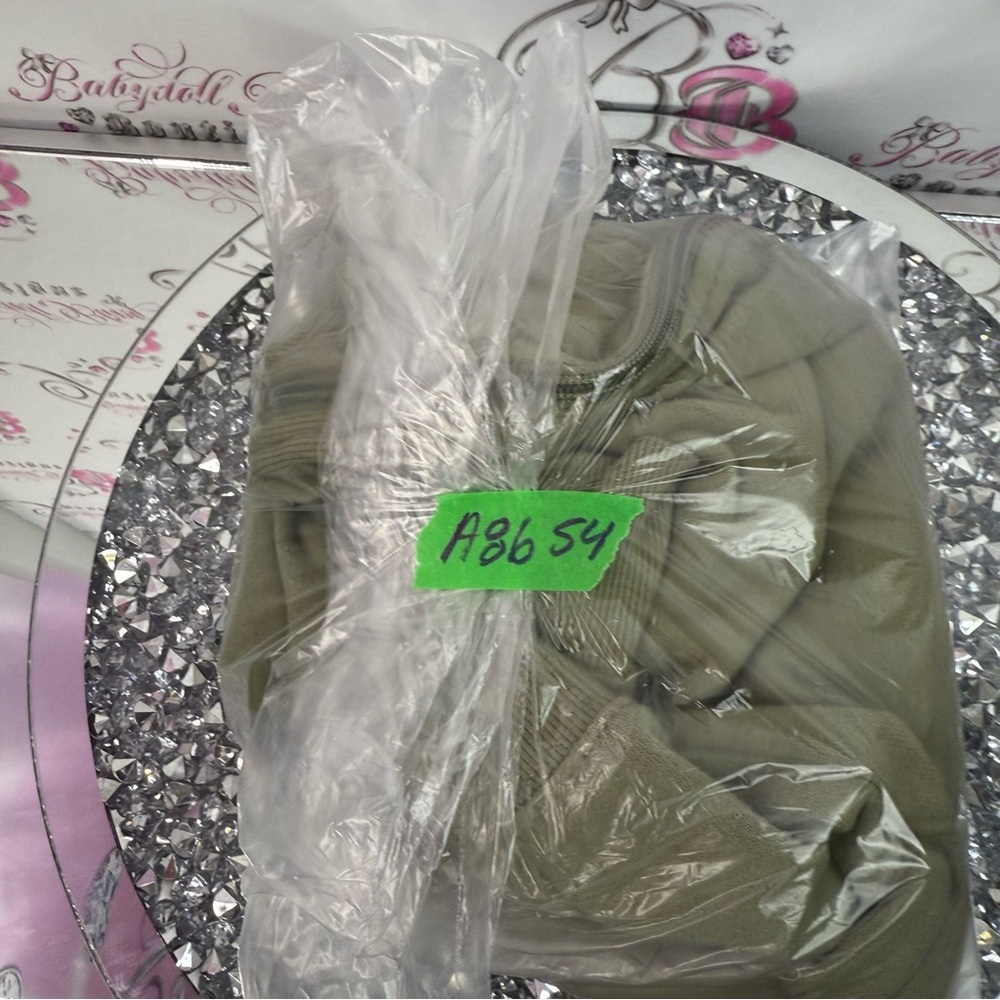 Ardene cropped sweater hoodie Olive Green Women's Cropped Hoodie Jacket - Picture 13 of 13